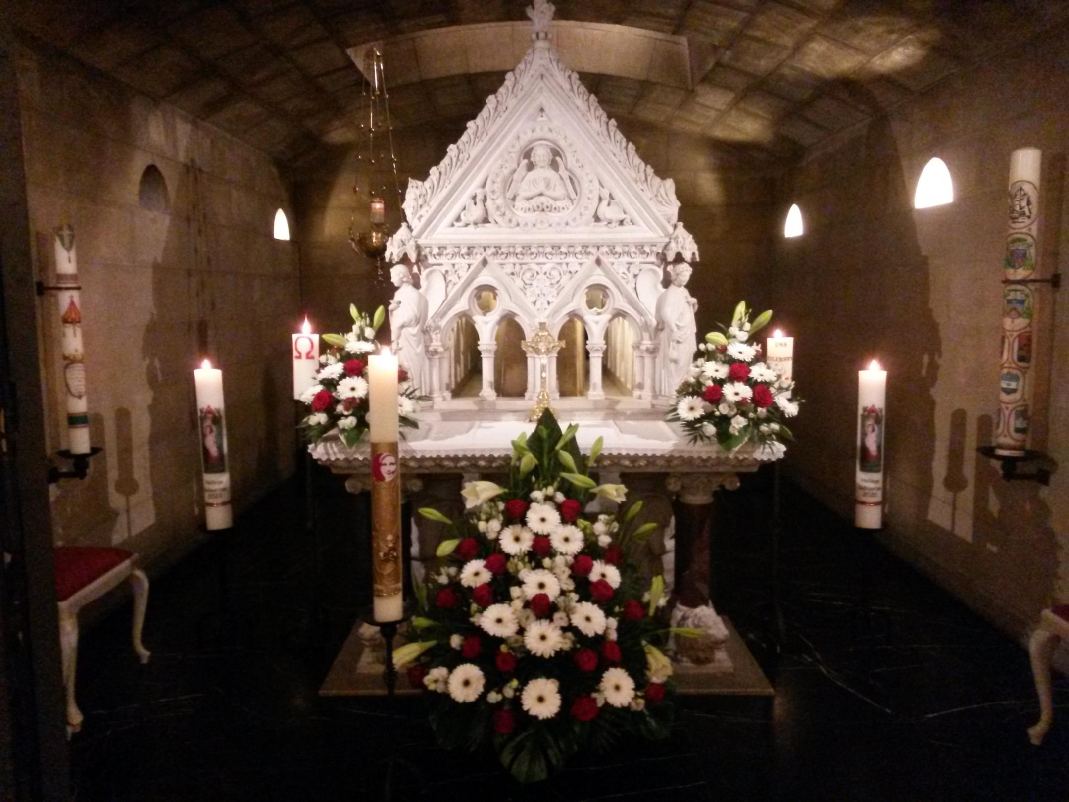 Hochgrab des hl. Willibrord in der Basilika von Echternach